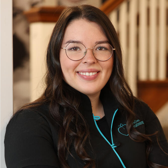 Passionnée par l’idée de faire de chaque visite une expérience positive.